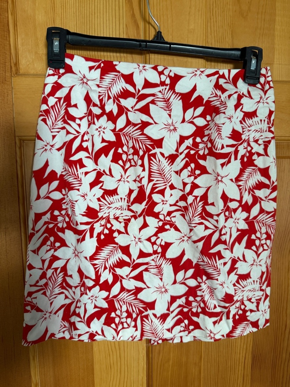 NWOT -  david brooks Red and White Floral Mini Skirt